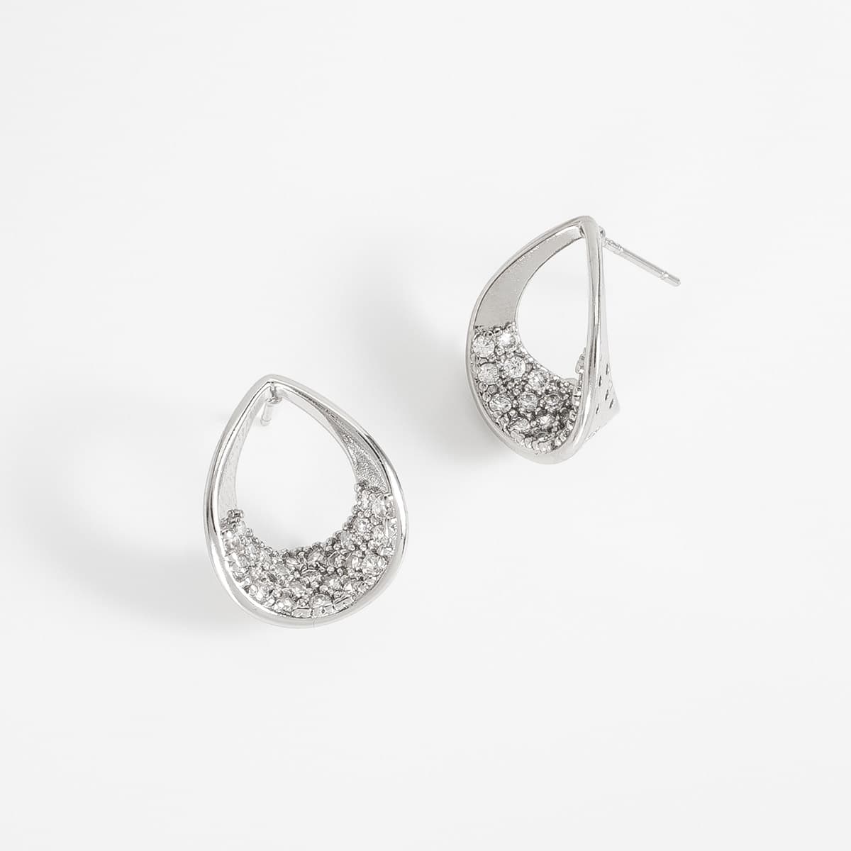 Aretes argolla en baño de platino con doble fila toque brillante